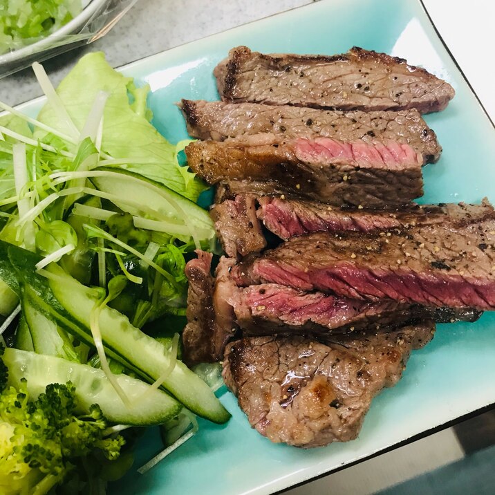 わさび醤油を少し♪♪牛肉塩コショウ炒め